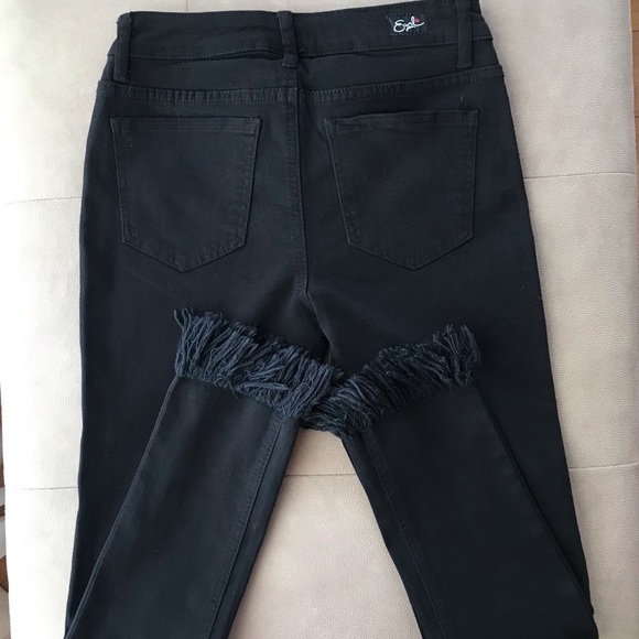 ♻️Reposted NWOT Earl Jeans embroidered & studded skinny jeans - Picture 3 of 16